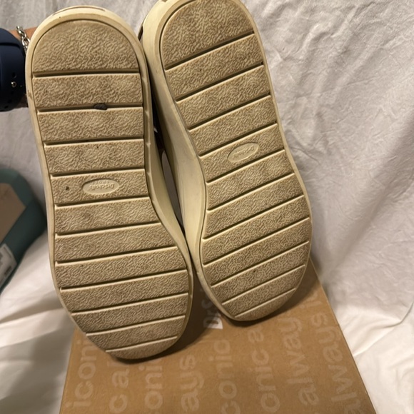 Dr. Scholl's Tan Sneakers - Picture 4 of 7